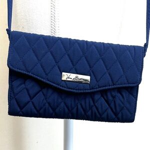 Vera Bradley crossbody navy blue quilted,EUC 7.5x4.5x.5”, clean, no stains ⬇️